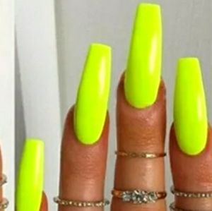 PARTY YELLOW COFFIN PRESS ON GLUE ON NAI…